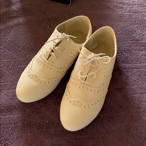 Nude oxfords